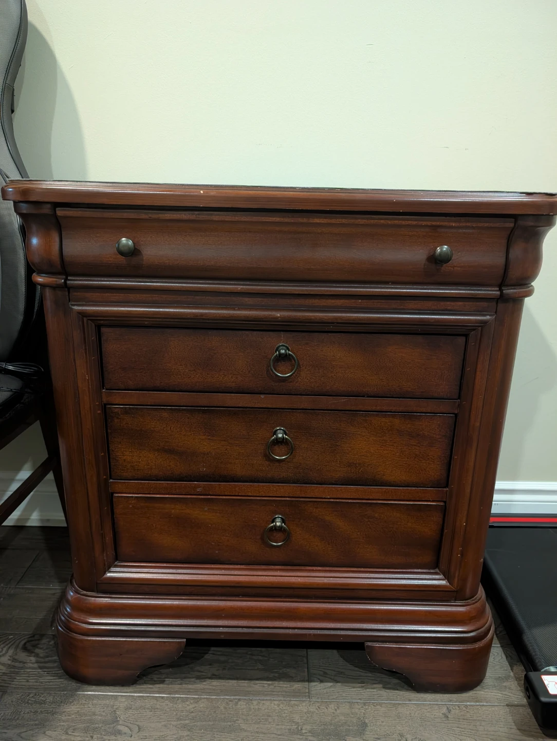 Dark Wood 3-Drawer Nightstand