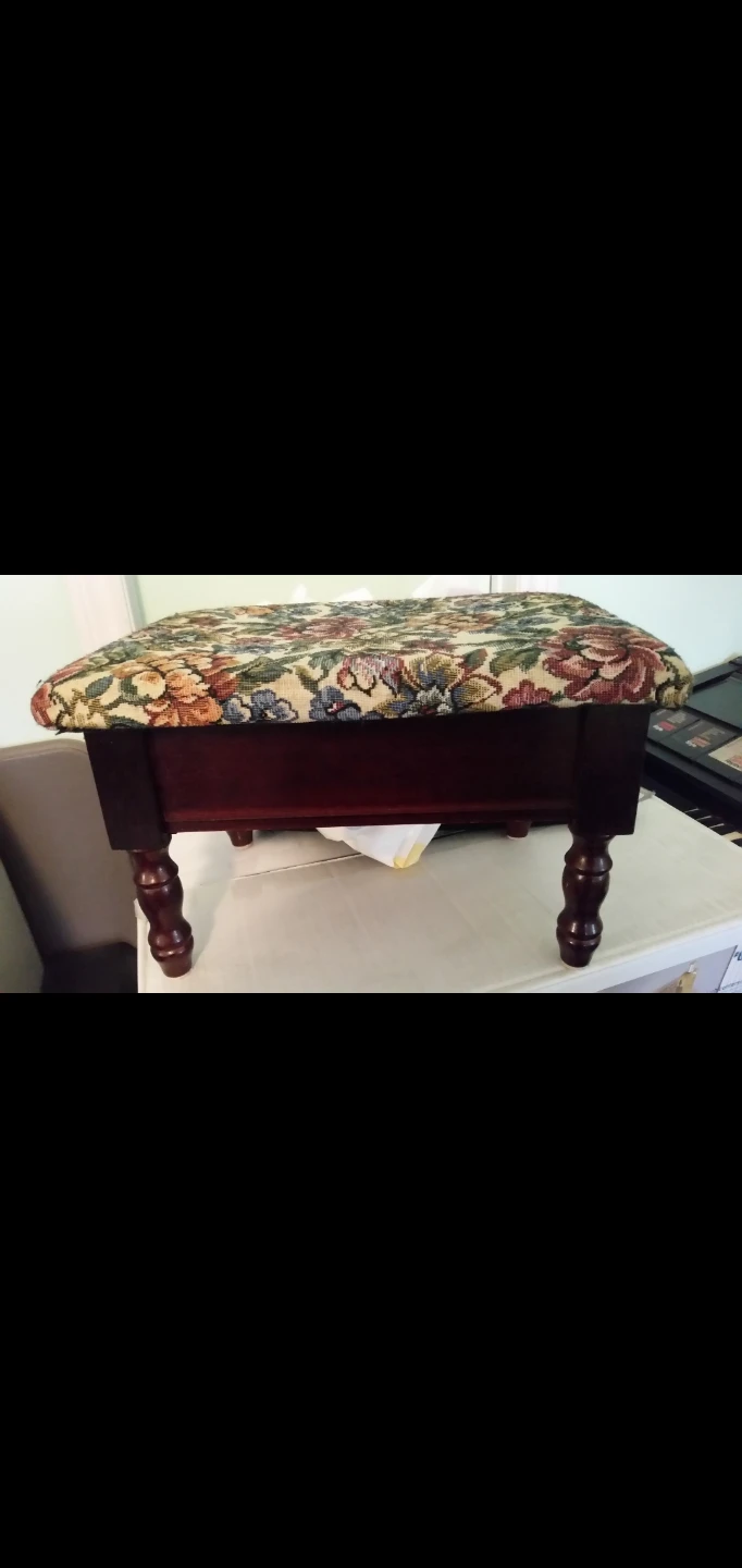 VINTAGE WOODEN FOOTSTOOL WITH STORAGE