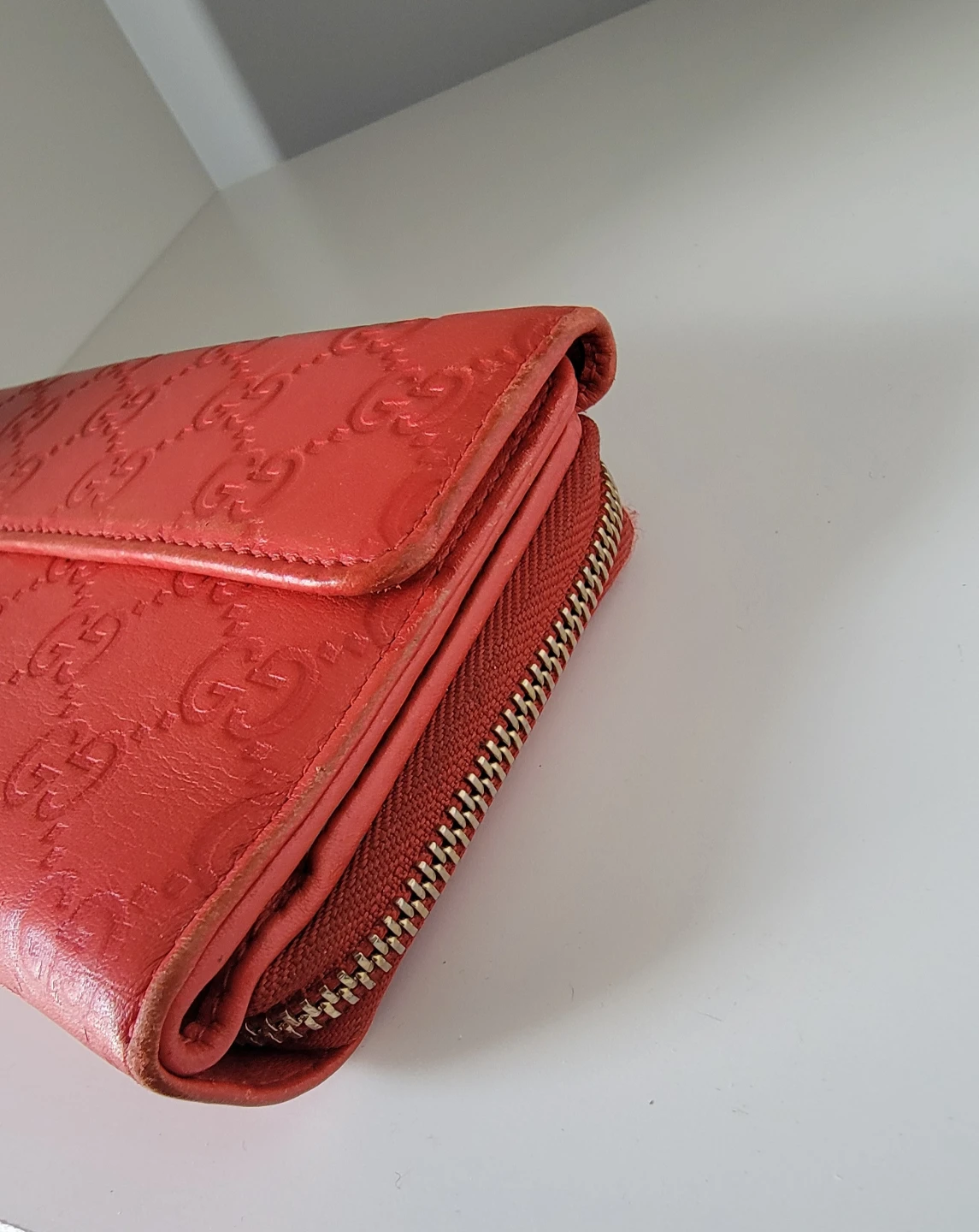 Authenic Gucci Embossed Leather Wallet - photo 3