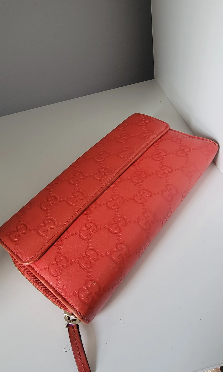 Authenic Gucci Embossed Leather Wallet - photo 5