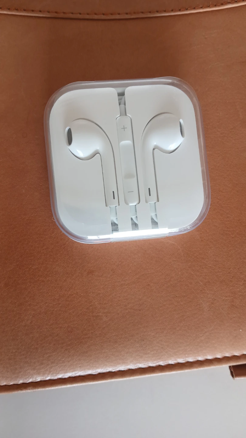 Wired Apple EarPods - Brand New