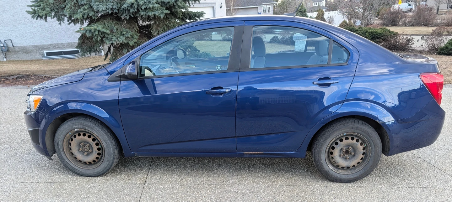 2013 Chevrolet Sonic Sedan - Great on gas - photo 4