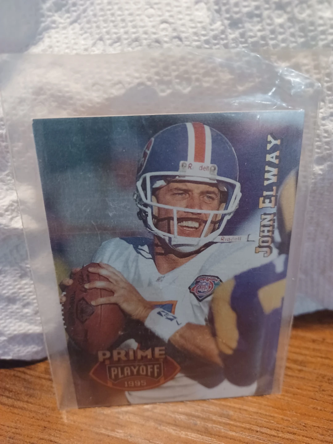 1995 Prime Playoff John Elway Football Card