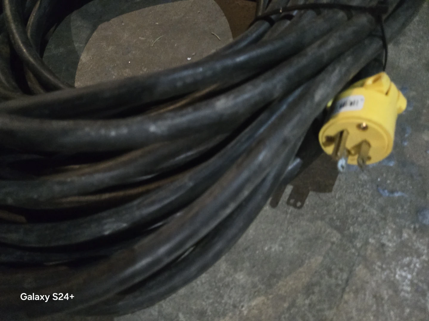 Heavy Duty Extension Cord - photo 3