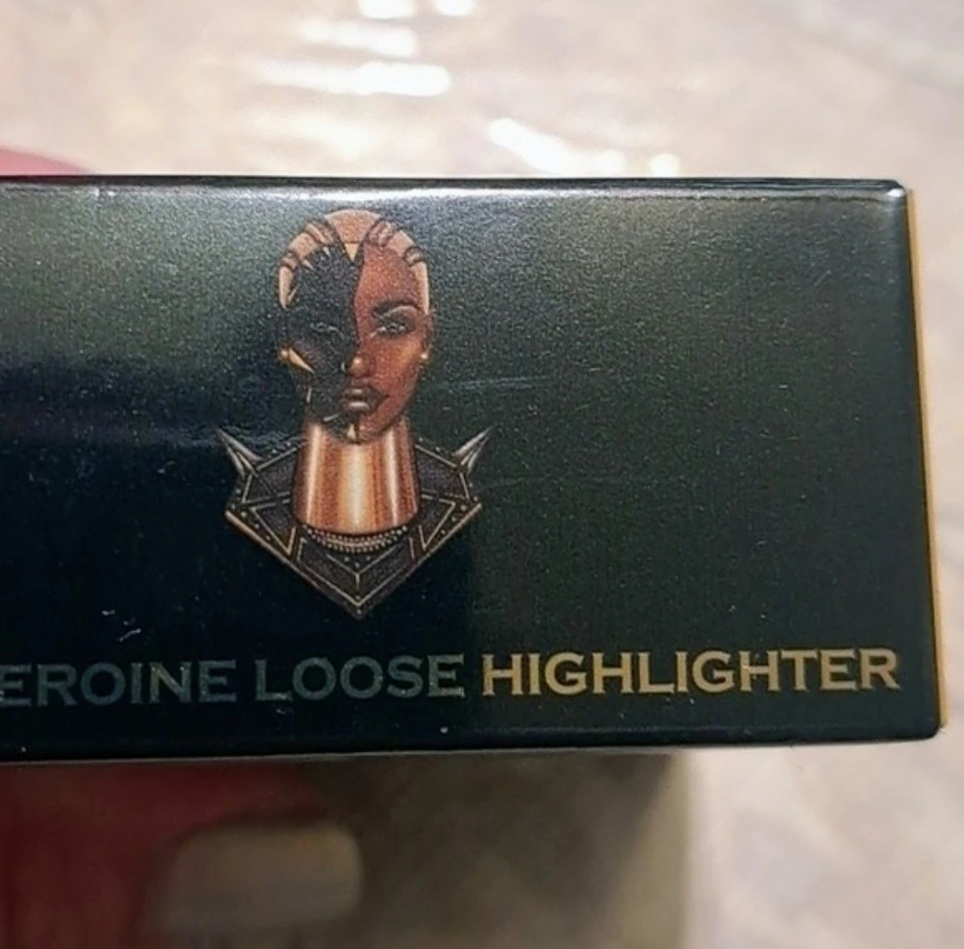 Juvia's The Heroine Loose Highlighter - photo 2