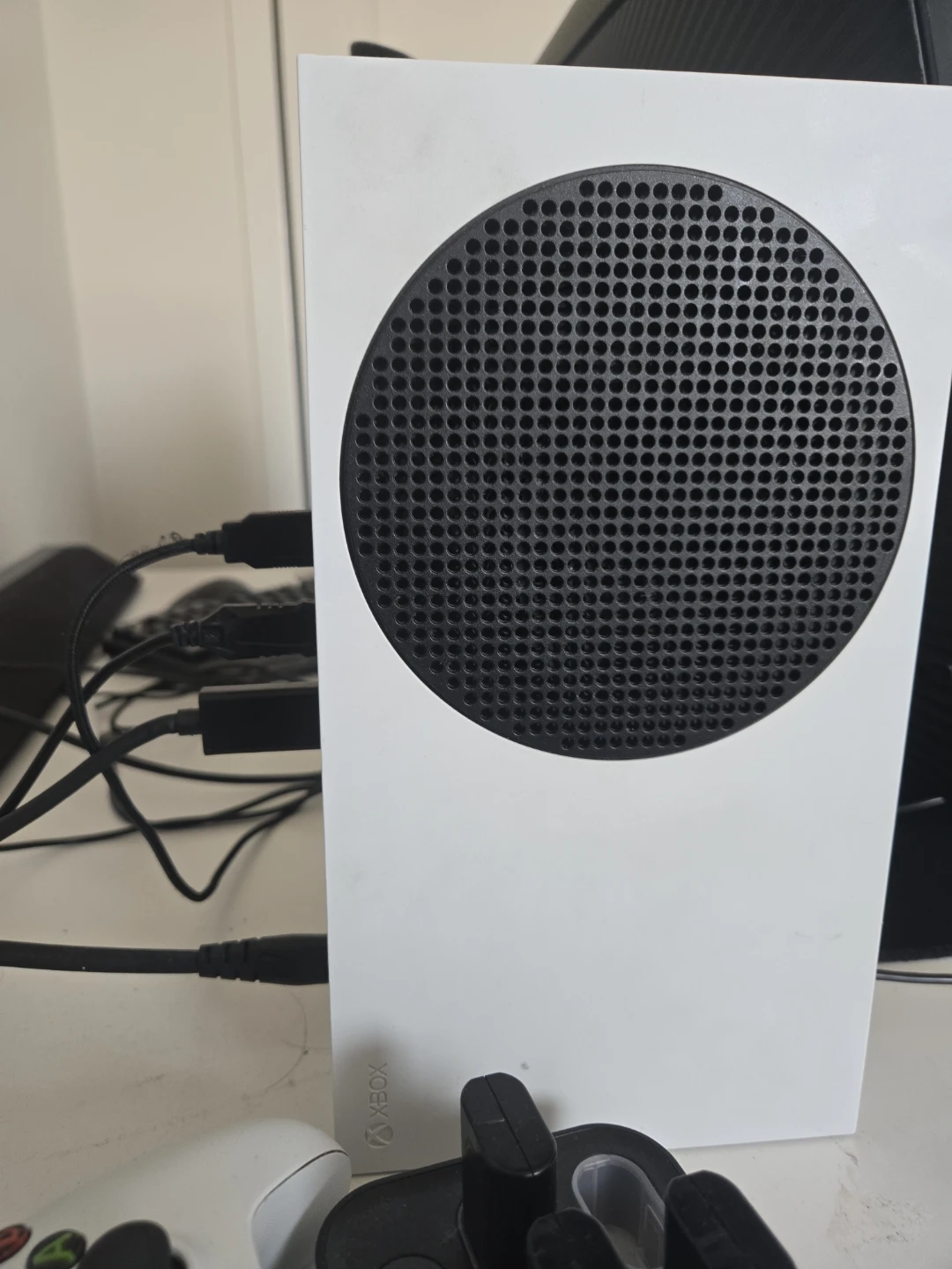 Xbox and wire + disgner clothes for a good gaming laptop or a pc