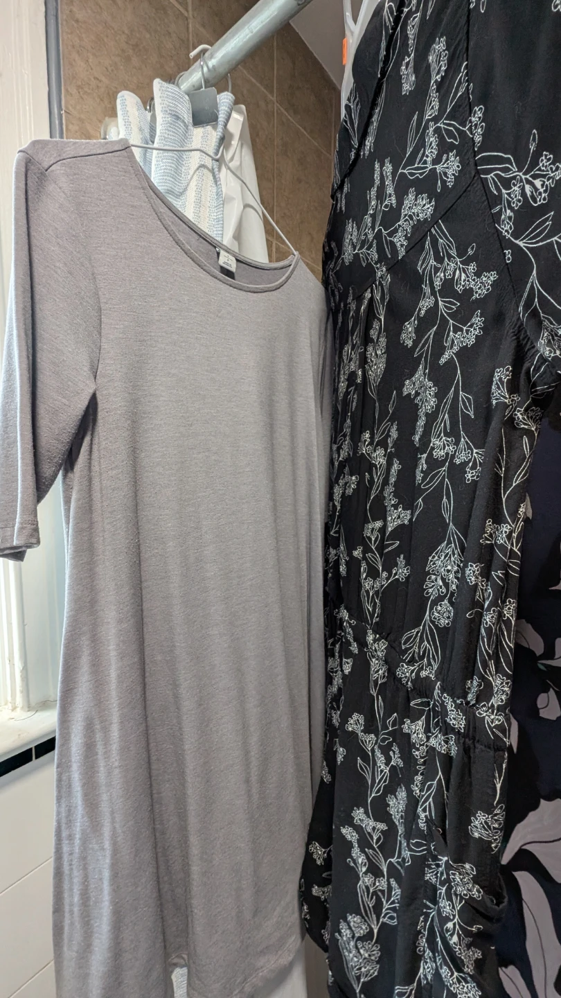 Women's Dresses Bundle - photo 3