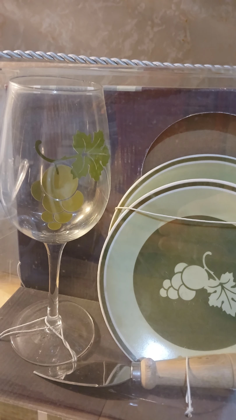 Vintage set of glasses and plates for $5.00 - photo 3