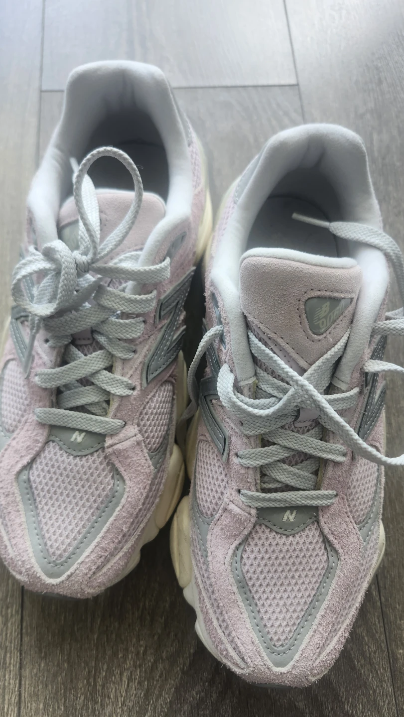 New Balance 9060 Pink/Grey Sneakers