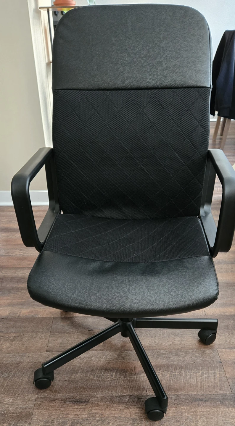 Black office chair - photo 3