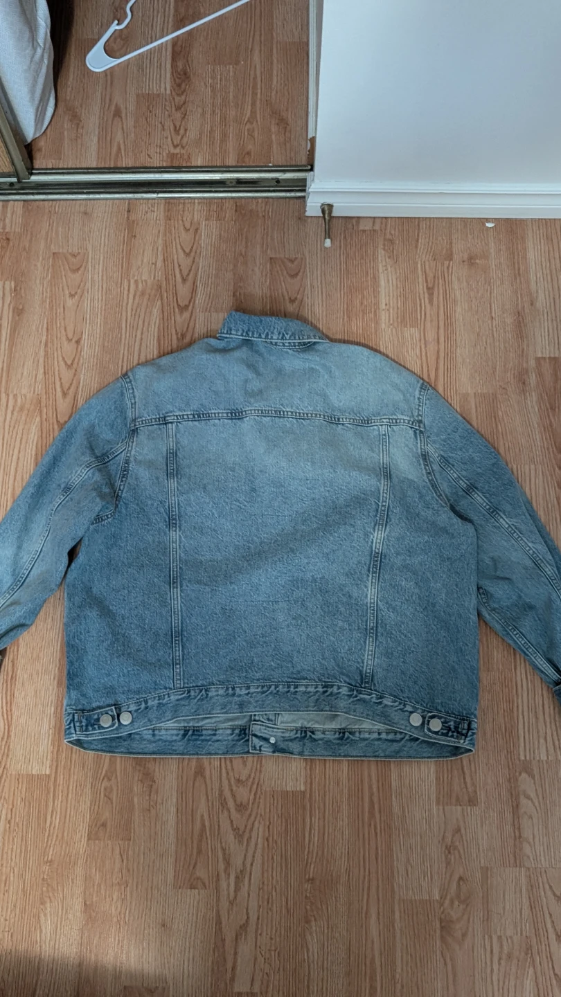 H&M Light Wash Denim Jacket - photo 2