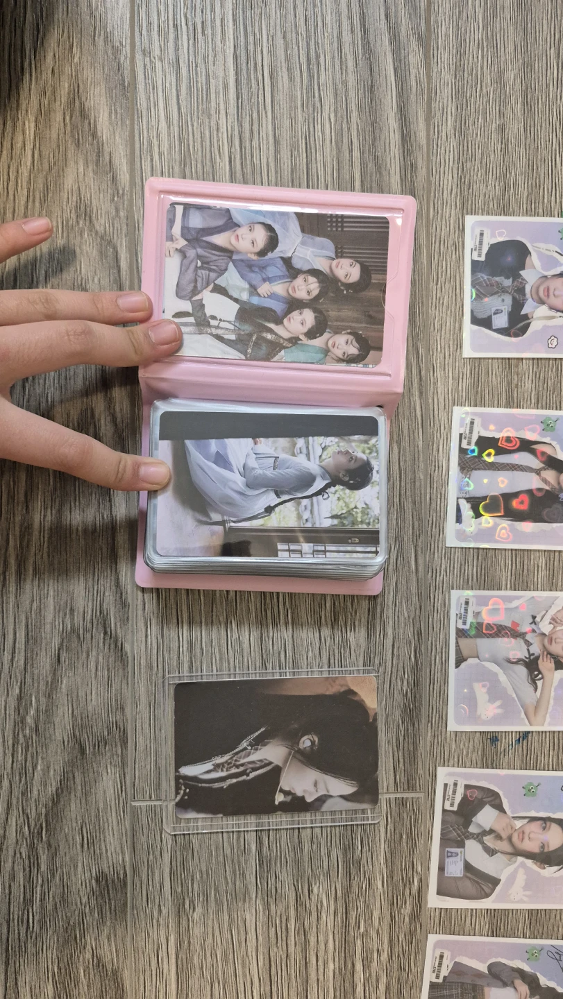 Newjeans Photocards and Collectibles Binder - photo 2