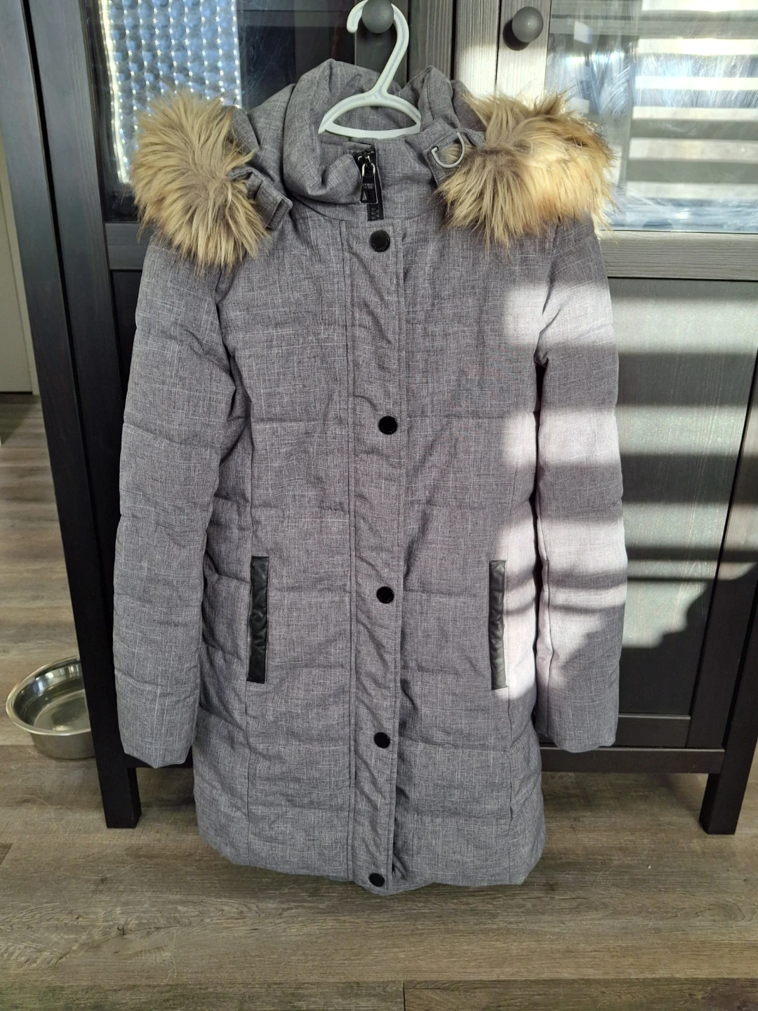 POINT Collection Grey Puffer Coat with Faux Fur Hood - Size M/M - photo 2