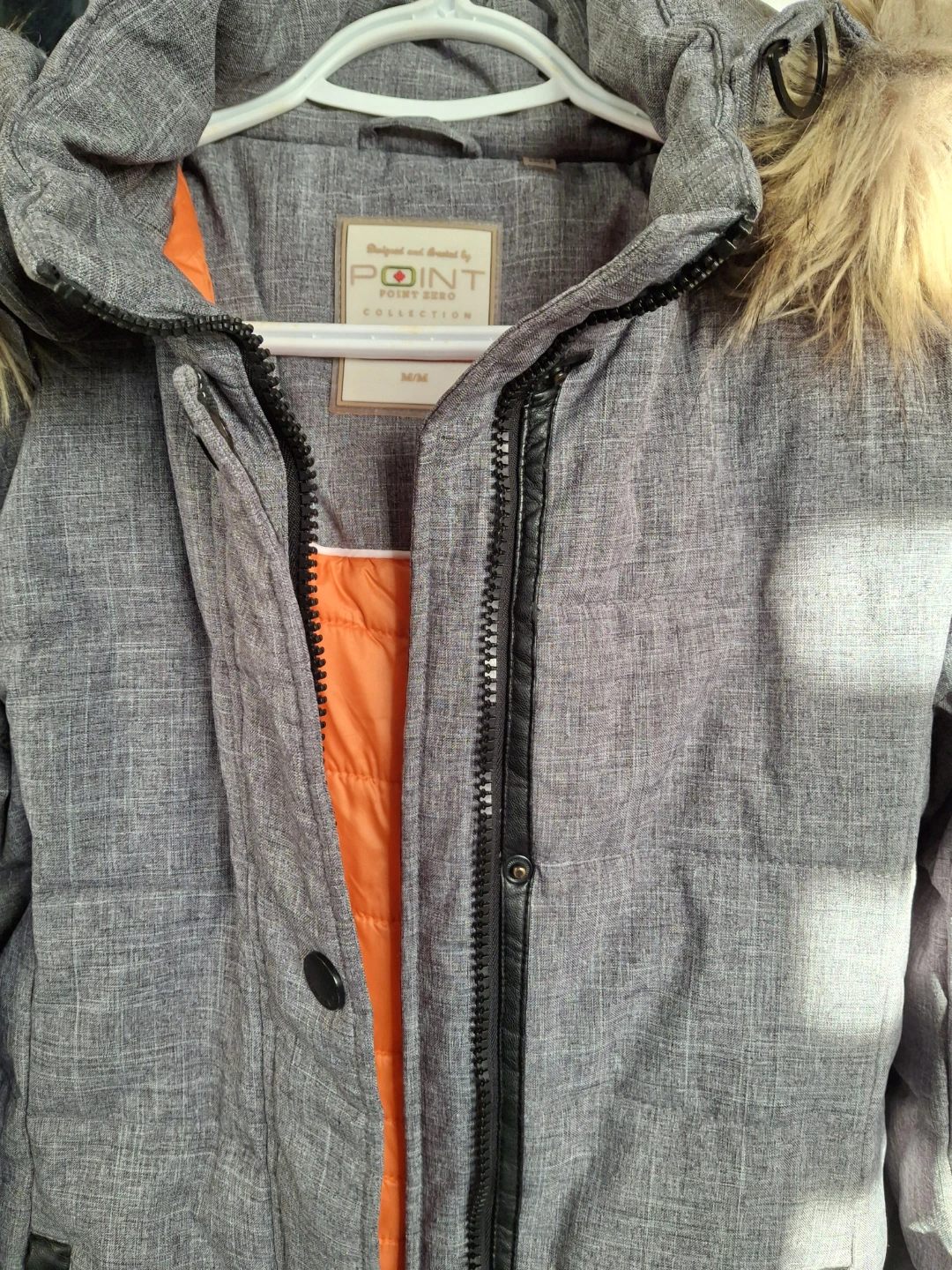 POINT Collection Grey Puffer Coat with Faux Fur Hood - Size M/M - photo 4