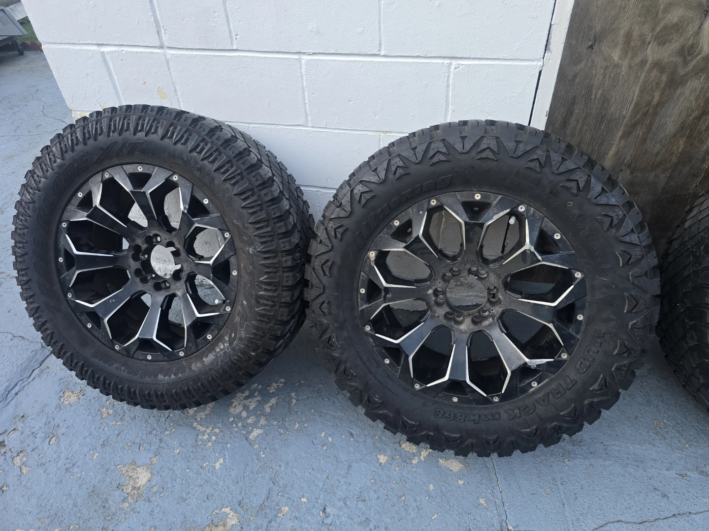 Set of 4 Mud-Terrain Tires & Rims - photo 3