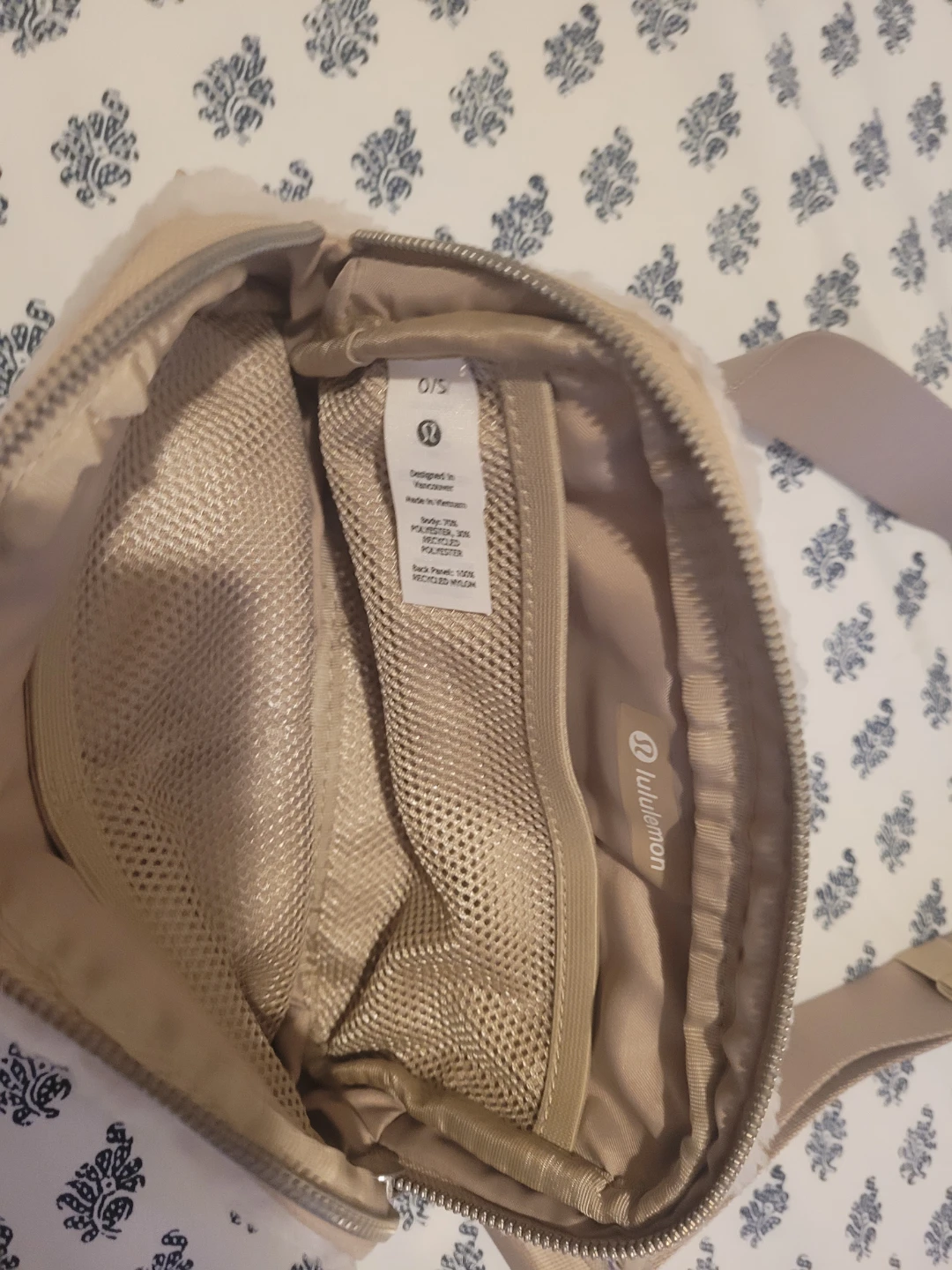 Lululemon Everywhere Fleece Belt Bag OS - photo 5