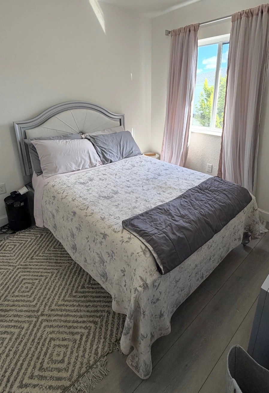 Full bedroom Set bed mirror mattress