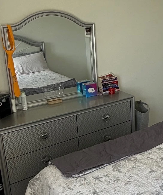 Full bedroom Set bed mirror mattress - photo 2