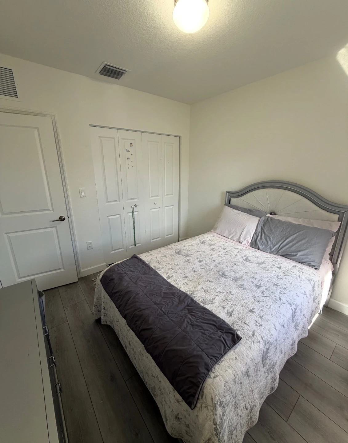 Full bedroom Set bed mirror mattress - photo 3