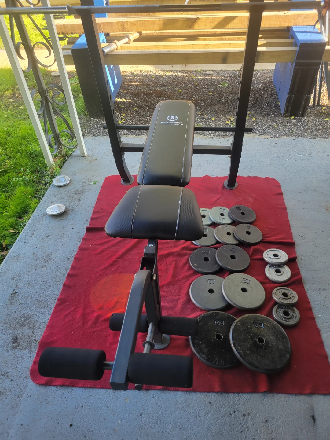MARCY BENCH WITH INCLINE LEG EXTENSION  1" HOLE  PLATES 114LBs