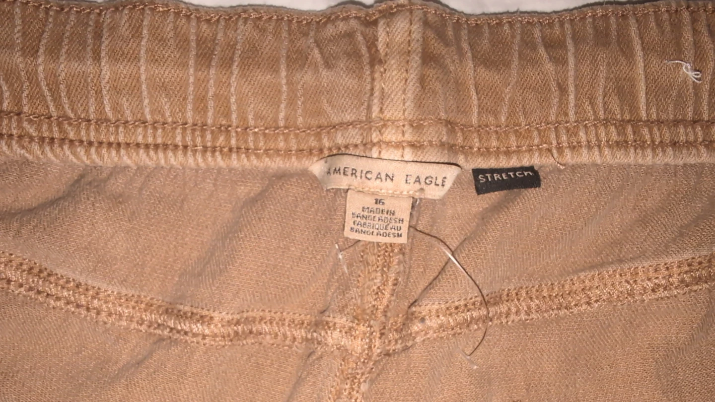 American eagle khaki shorts -size 16 - photo 2