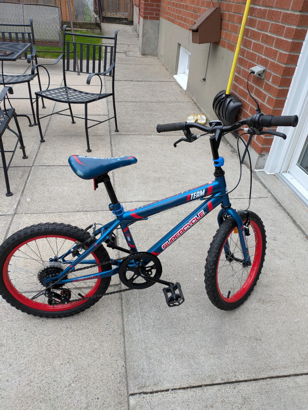 Blue Supercycle "Team" Kids Bike