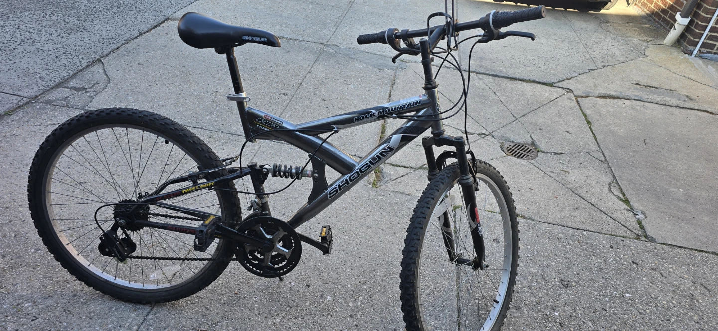 Shogun Rock Mountain Full Suspension Mountain Bike