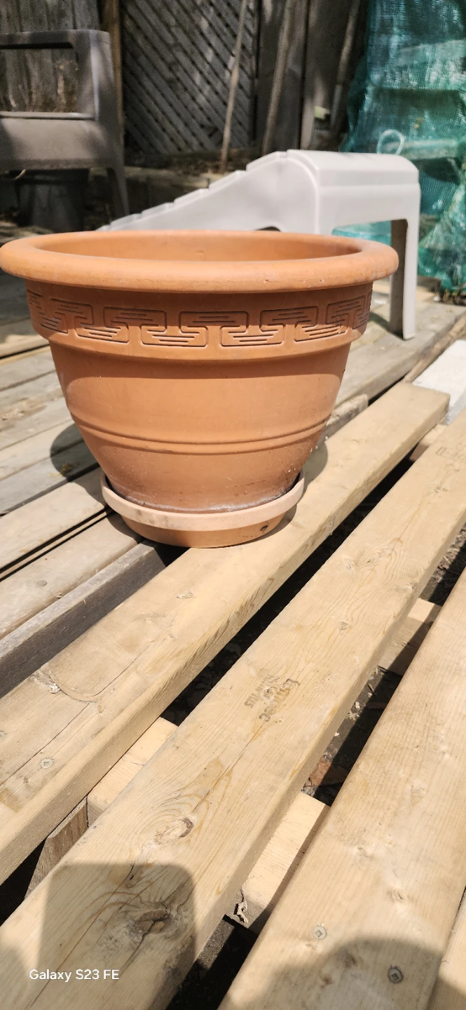 Terracotta Planter Pot.  Large - photo 2