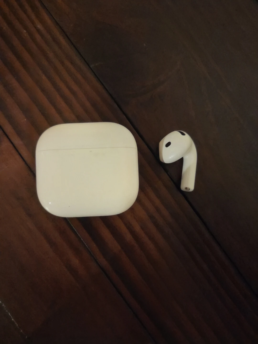 Apple AirPods 4 ANC Replacement - RIGHT SIDE ONLY (A3056) - photo 2