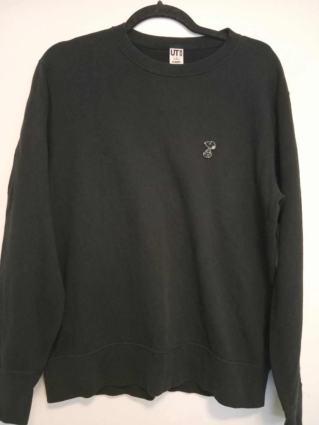 UNIQLO UT KAWS PEANUTS Crewneck Sweatshirt Size M