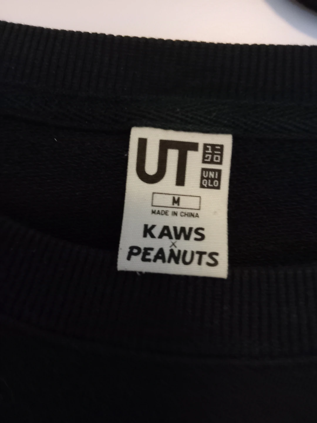 UNIQLO UT KAWS PEANUTS Crewneck Sweatshirt Size M - photo 2