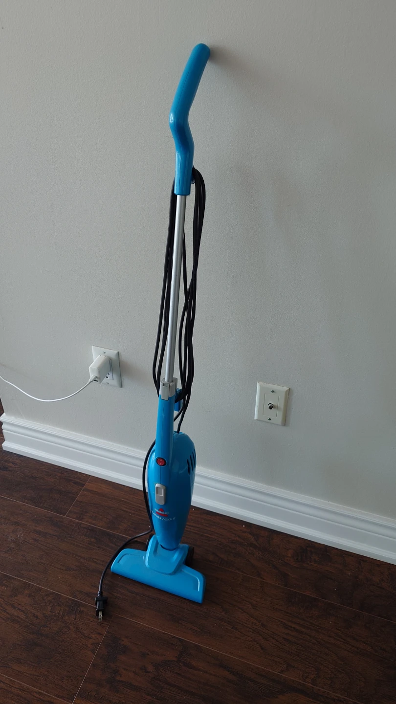 Bissell FeatherWeight Lightweight Stick Vacuum - photo 3
