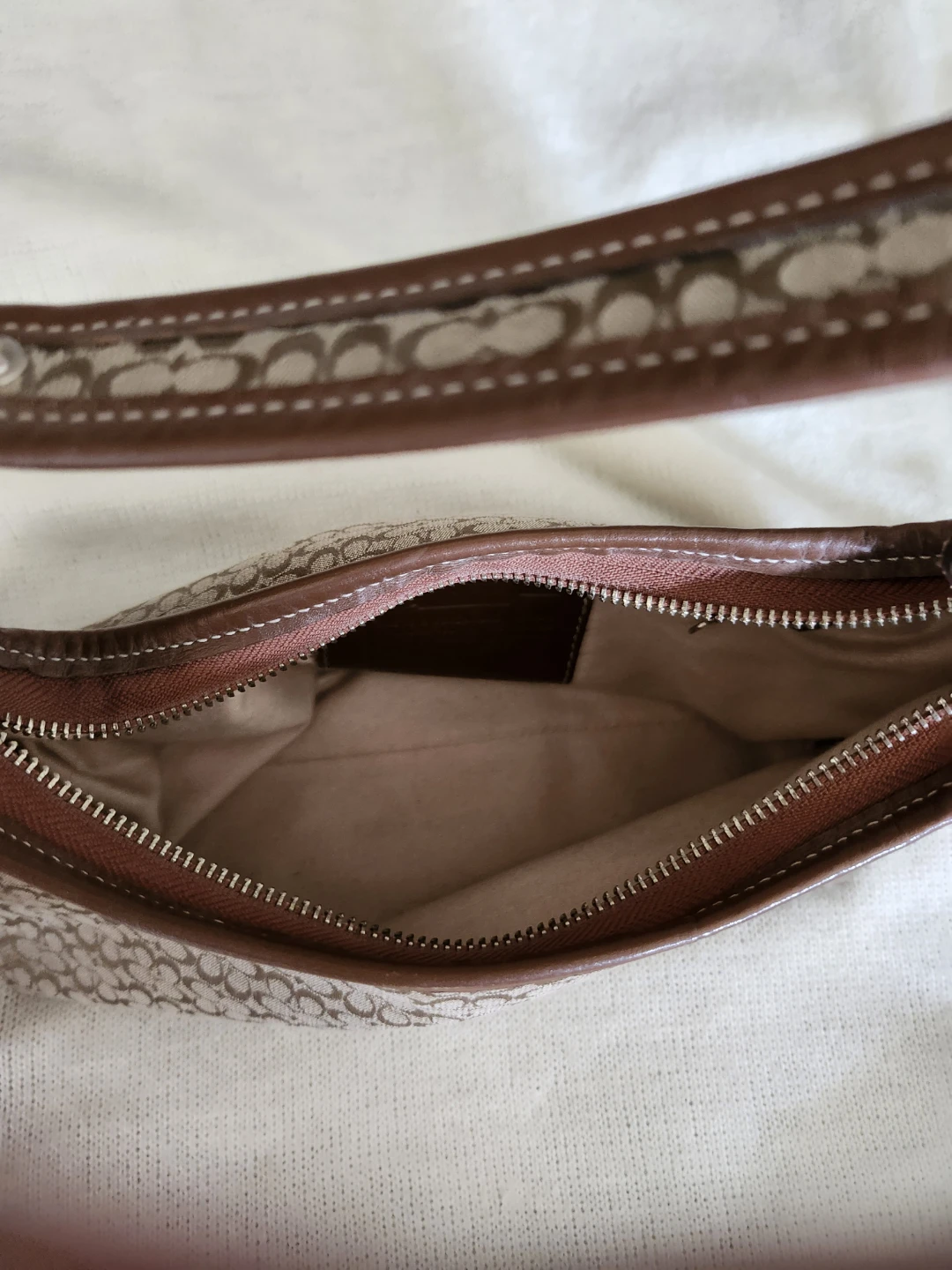 Coach Monogram Shoulder Bag Rare - photo 3