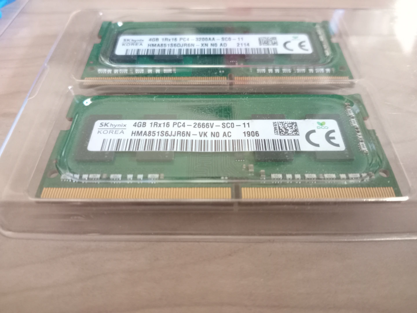 2x SK hynix 4GB PC4 RAM - photo 3