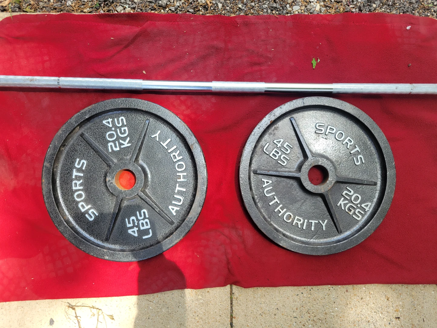 OLYMPIC 7' BAR.   90LBs  2-45s. IN GOOD CONDITION - photo 2