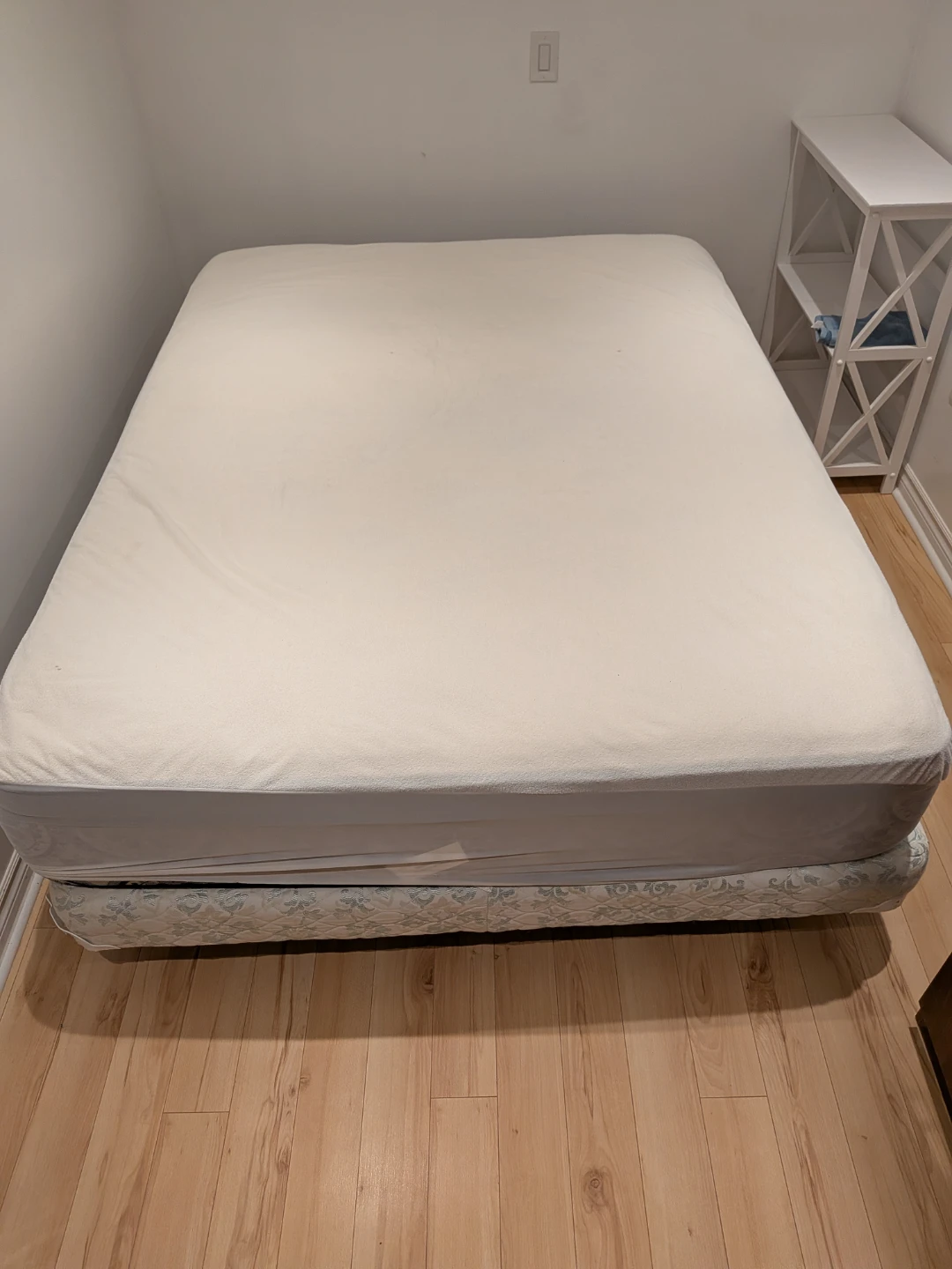 Kingsdown Banks Queen Size Mattress - photo 2