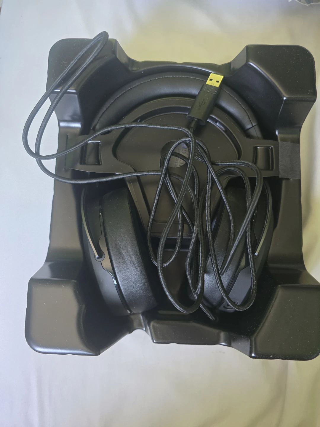 Corsair HS60 Haptic Stereo Gaming Headset - photo 2