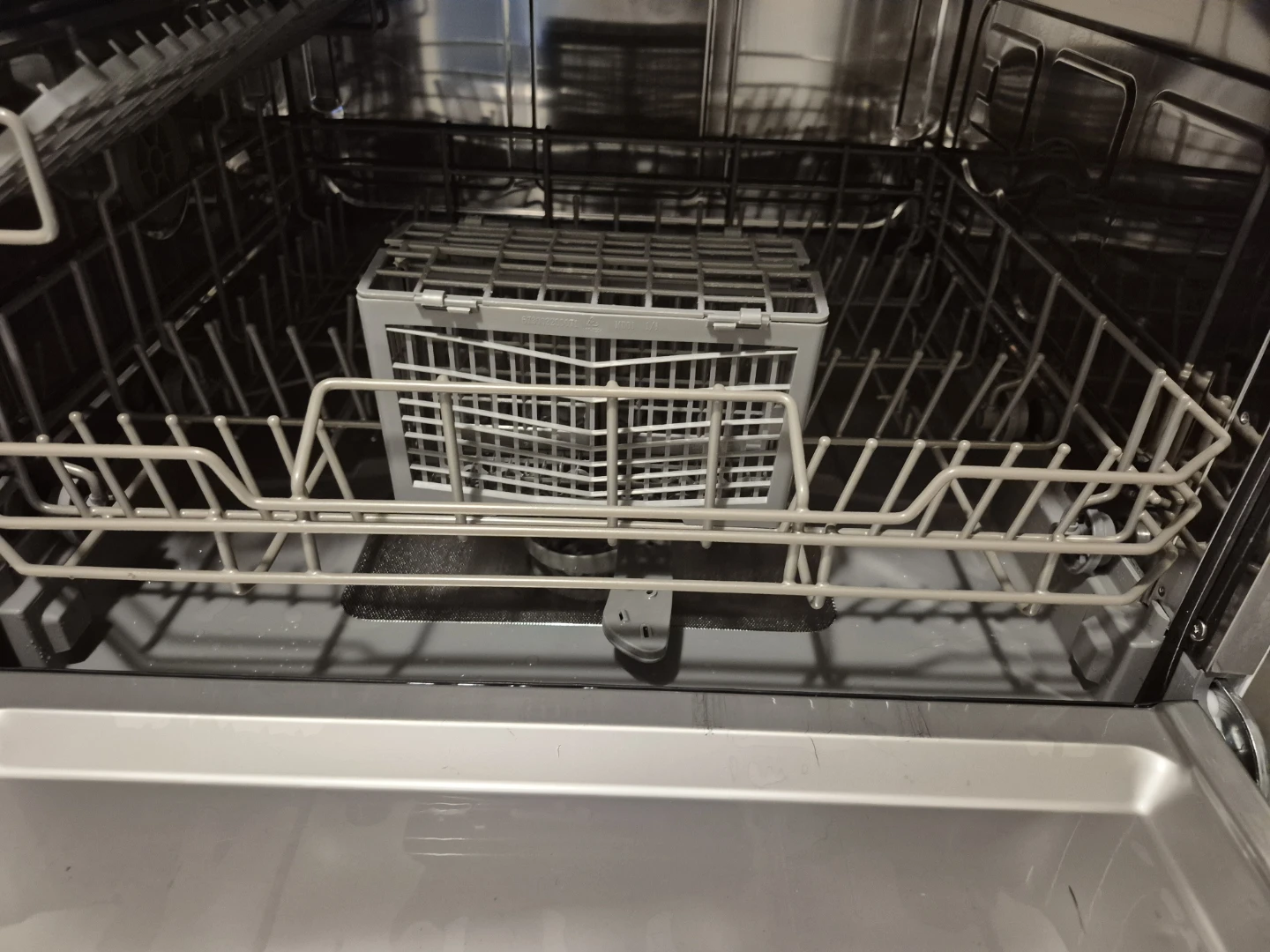 Danby DDW621WDB Countertop Dishwasher - photo 2