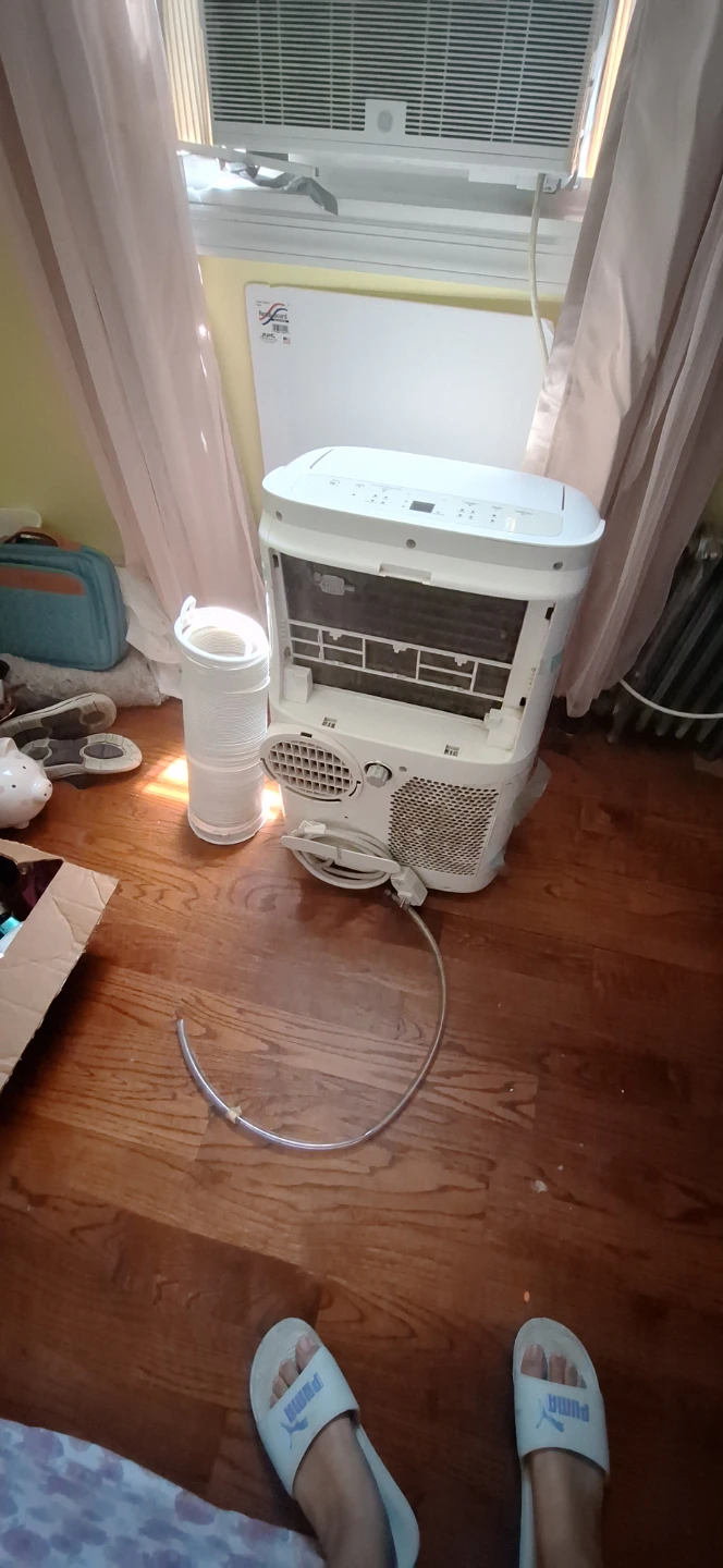 Toshiba Portable Air Conditioner - photo 2