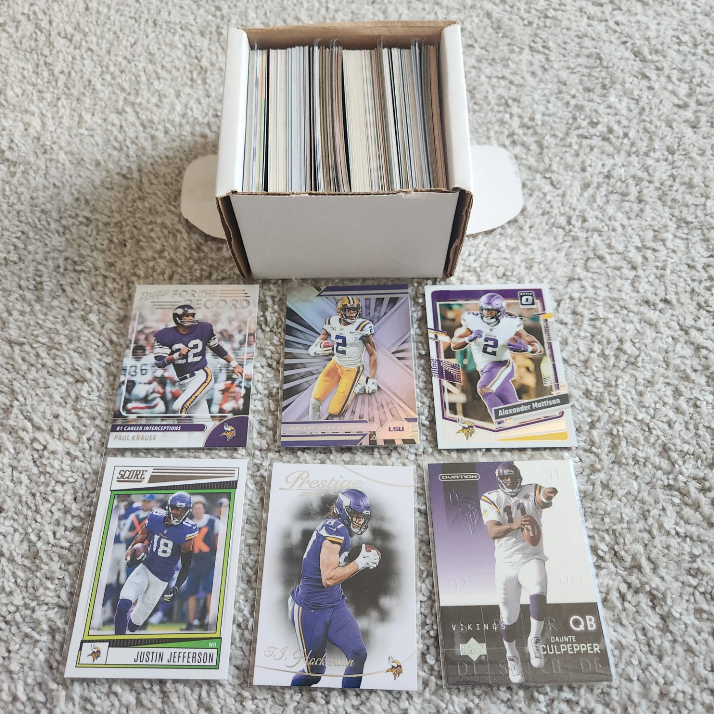 Minnesota Vikings, 200 Football Cards Team lot - photo 2