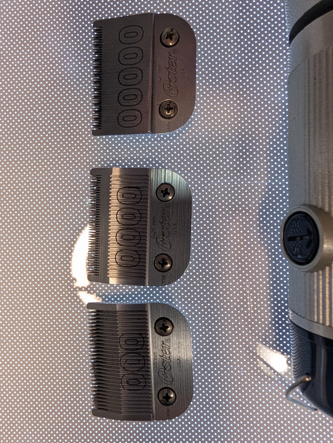Oster Classic 76 Hair Clippers with 3 Blades - photo 2