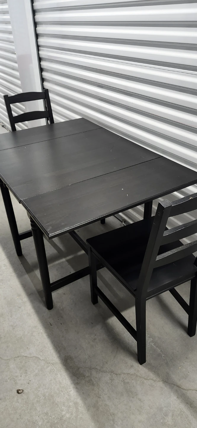 Ikea dinning table with drawer with two chairs - photo 5