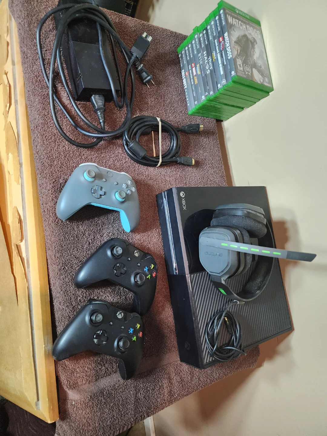 Xbox One Console Bundle with Games and Accessories