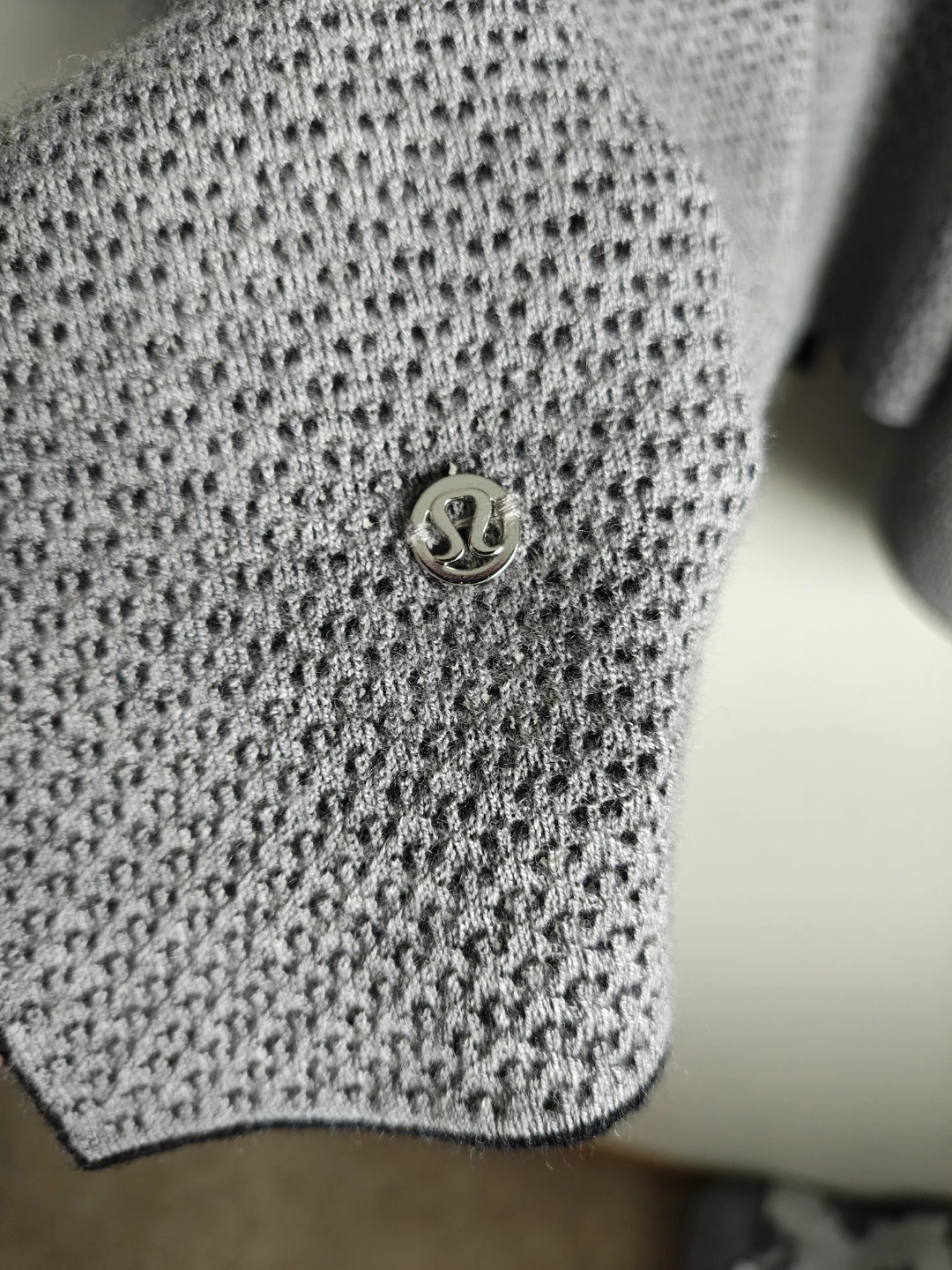 Lululemon Athletica Grey & Black Knit Wrap Poncho - photo 5