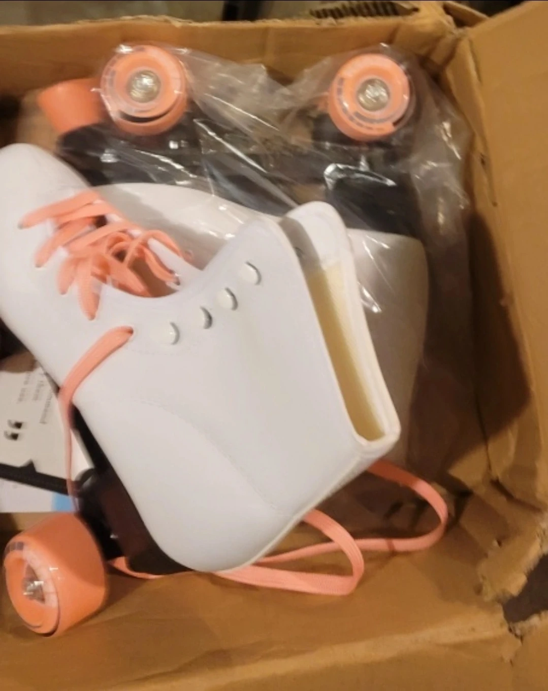 New Roller Skates - White, Size 6 - photo 3