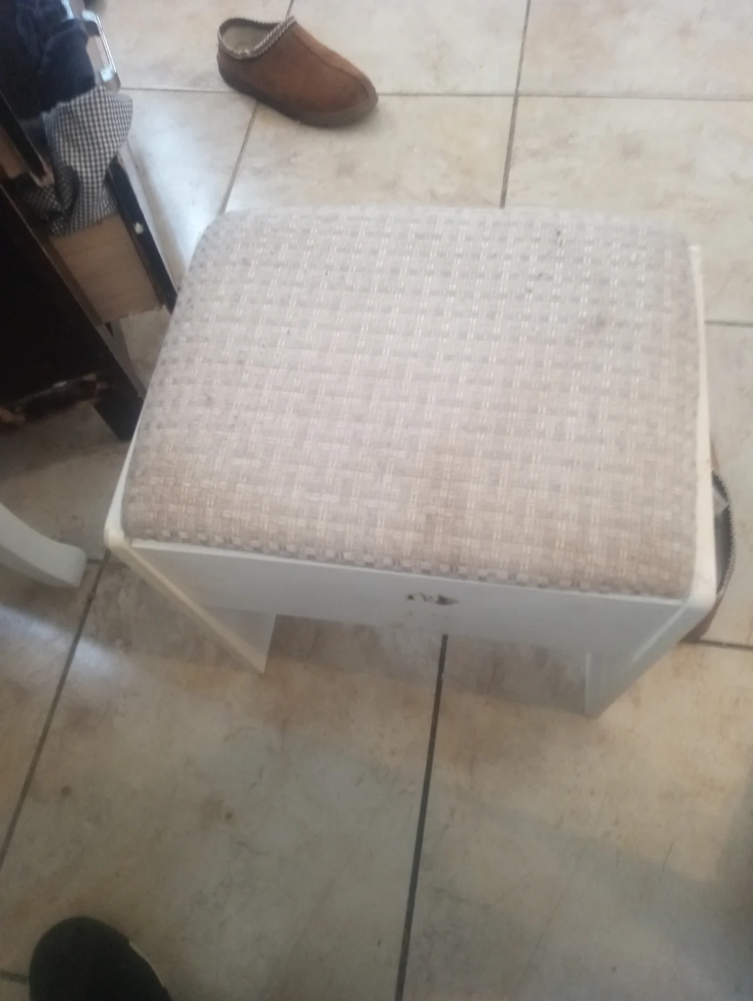 White Vanity Stool with Padded Seat - photo 3