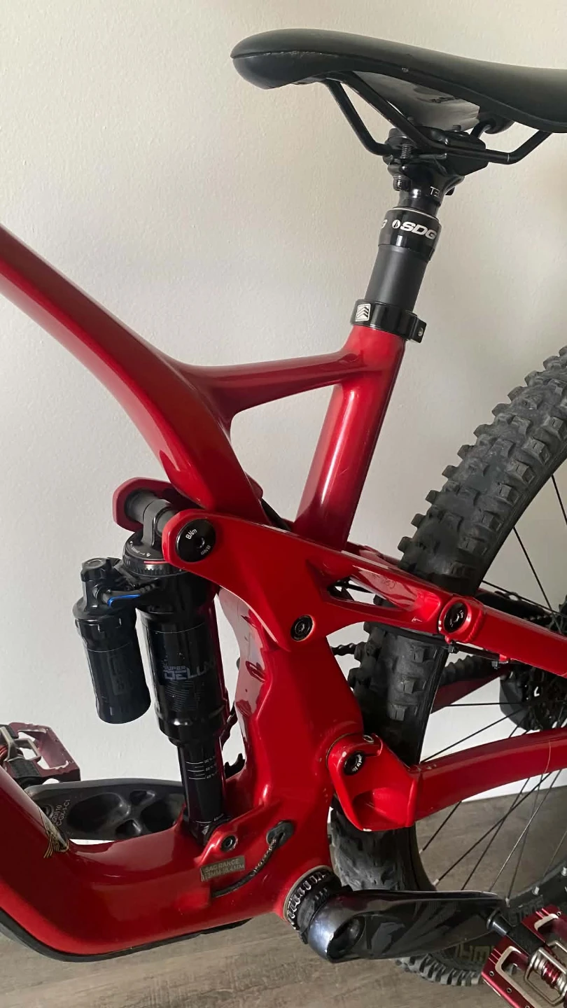 GT Full Suspension Mountain Bike - Red - Frame Size M - photo 4