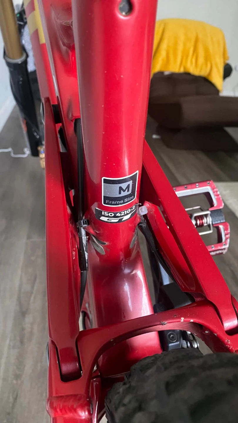 GT Full Suspension Mountain Bike - Red - Frame Size M - photo 5