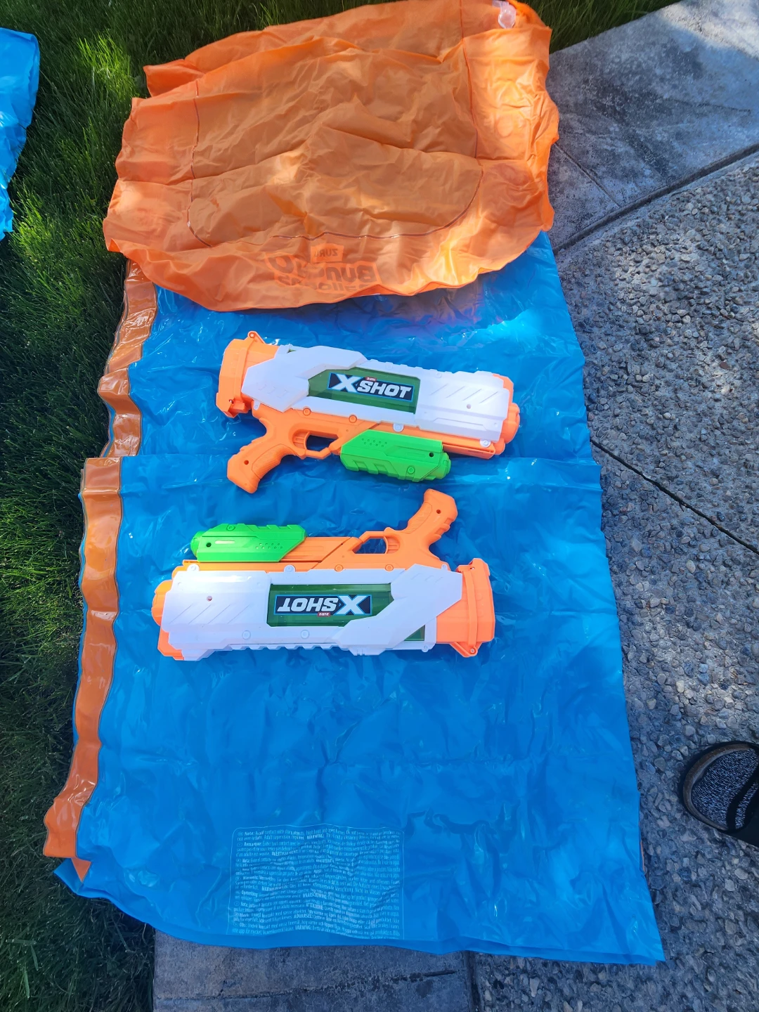X-Shot Water Blaster Set with Inflatable Mat