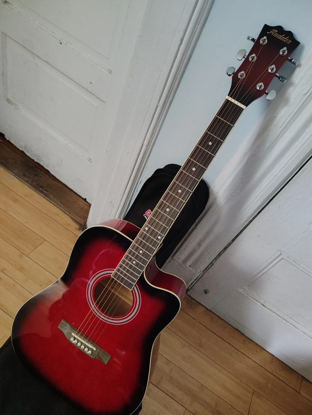 Guitarra acústica hermosa - photo 5